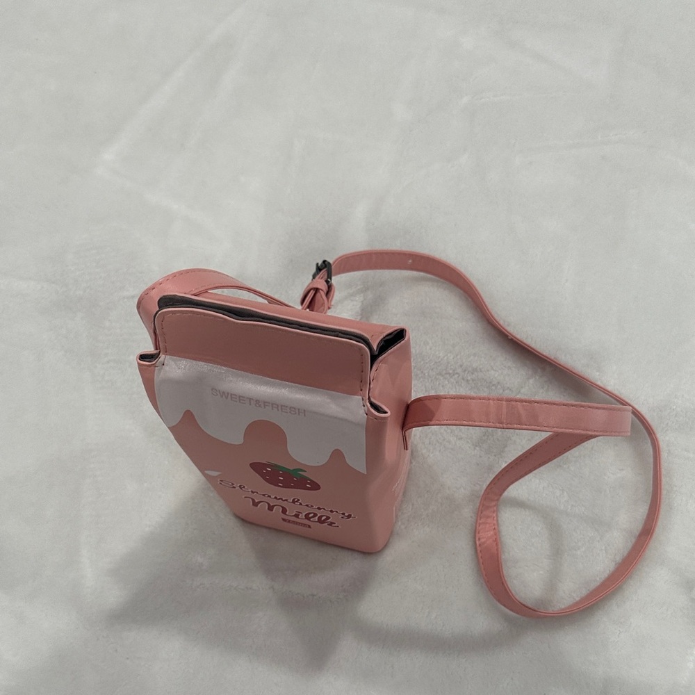 Charming Pink Crossbody Bag - Picture 4 of 13